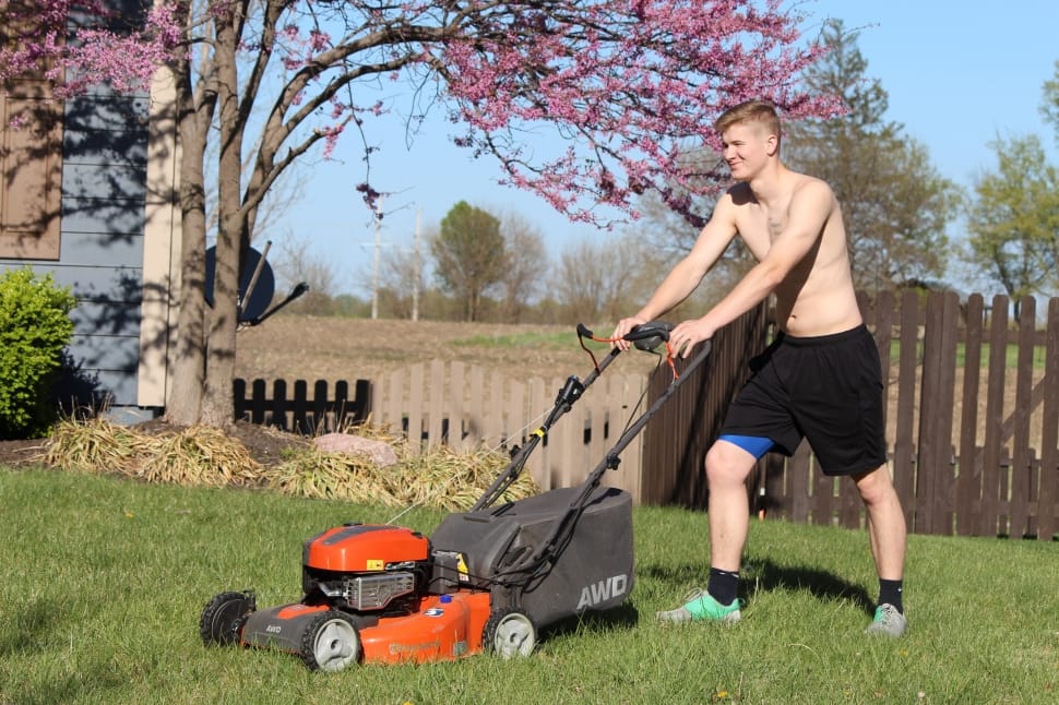 How Many Calories Does Lawn Mowing Burn?